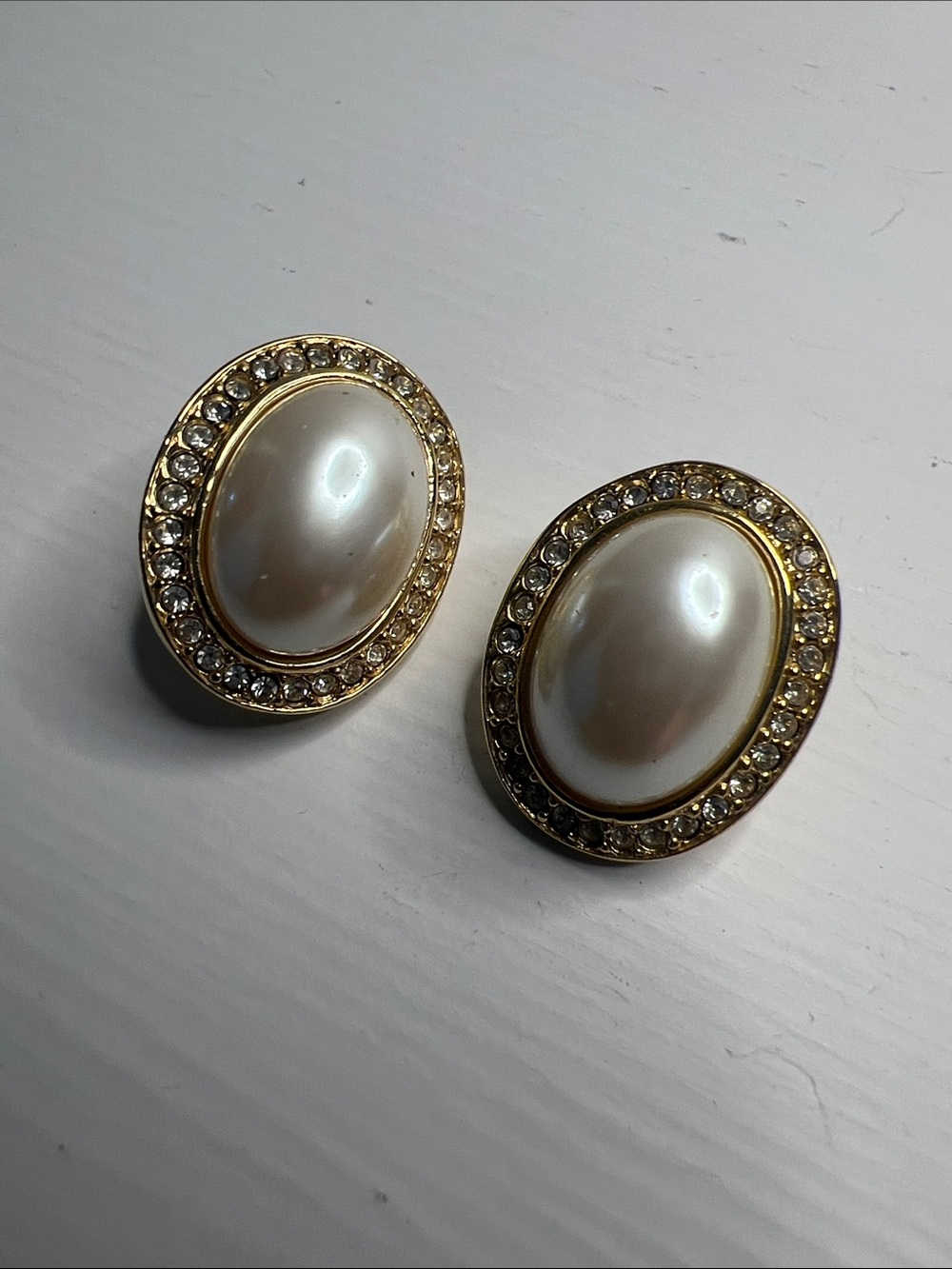 Vintage Marvella Gold-Tone Pearl Oval Pierced Earrings - Classic Elegance